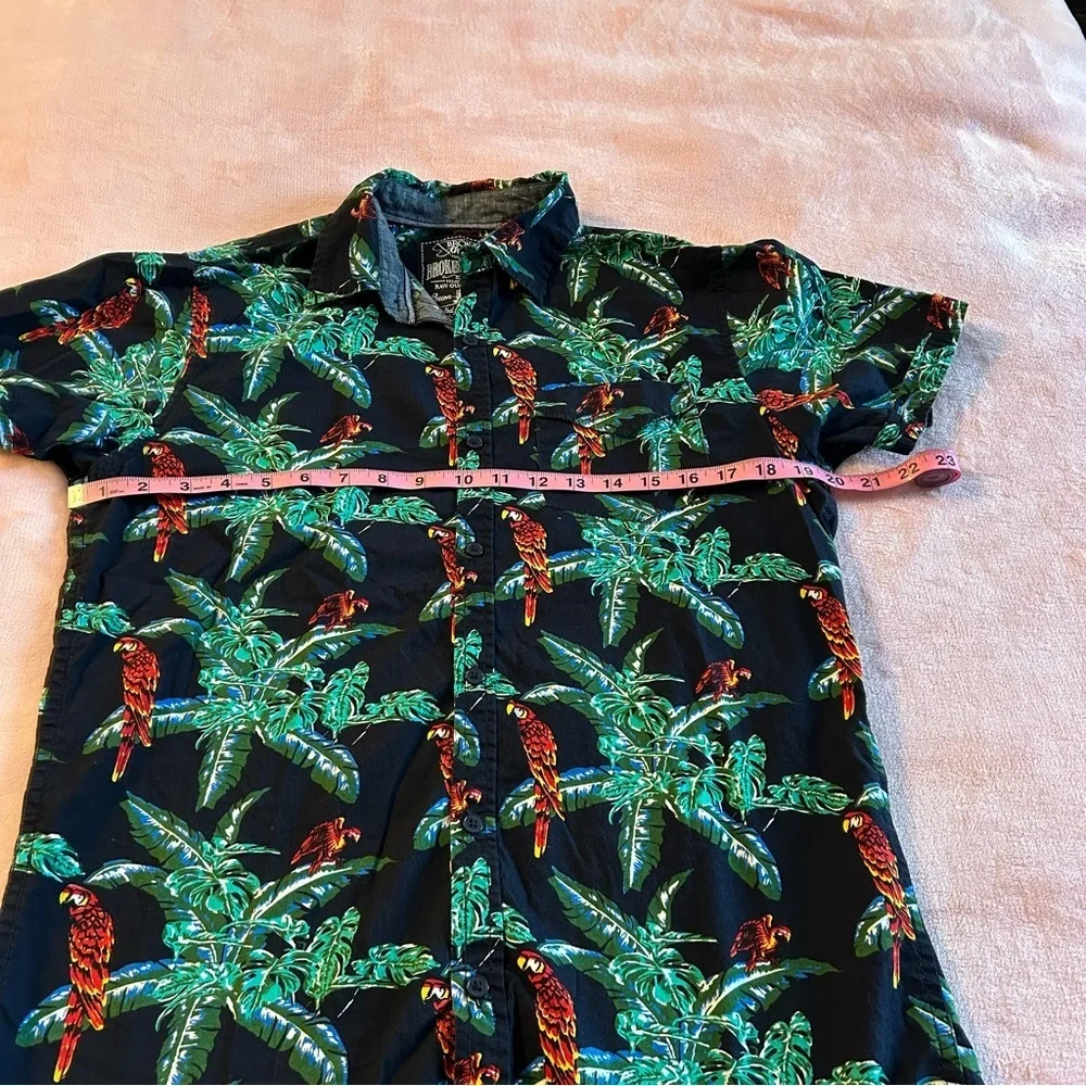 Broken Threads black and green tropical print short sleeve button down shirt M